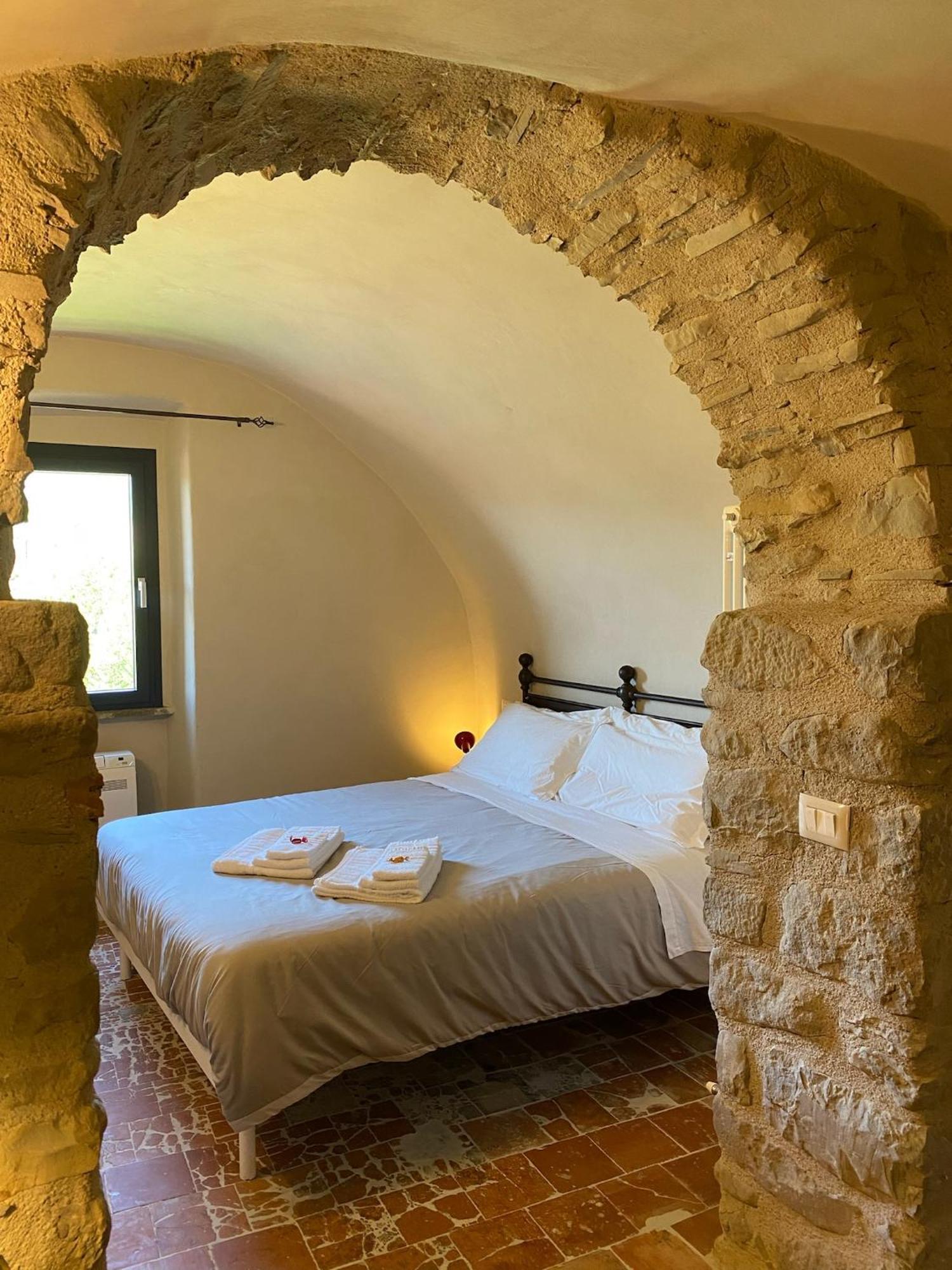 La Casa Medievale Suites E Spa Понтремоли Екстериор снимка