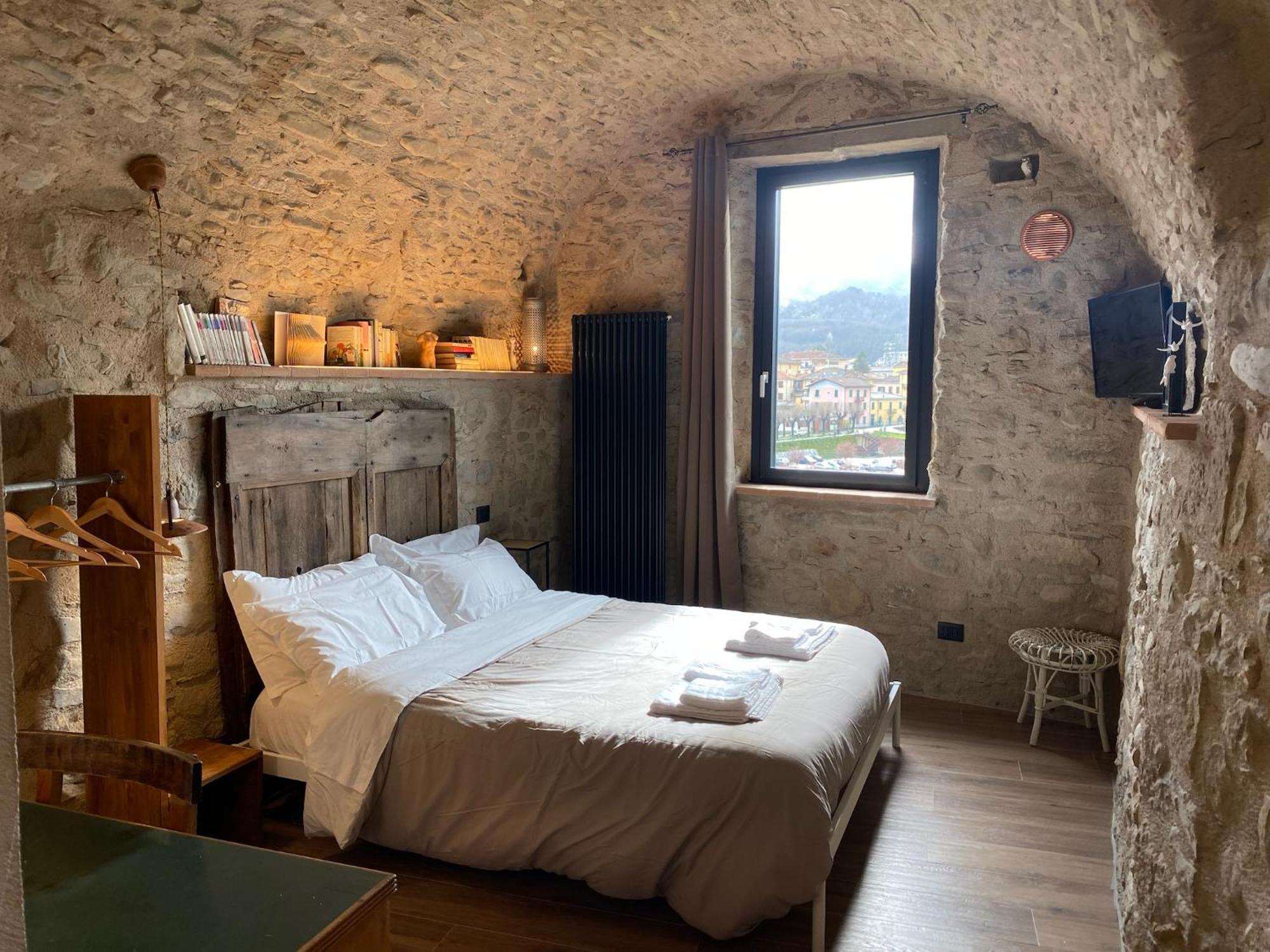 La Casa Medievale Suites E Spa Понтремоли Екстериор снимка