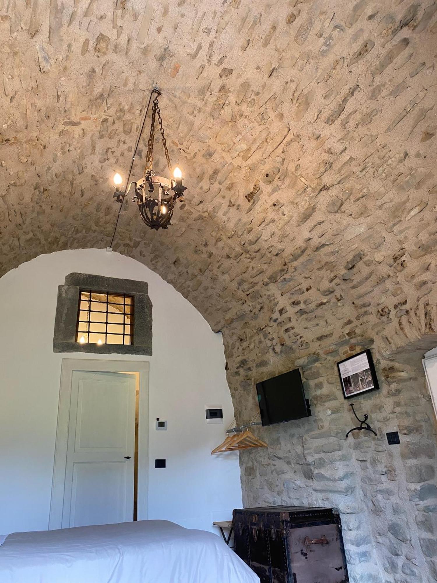 La Casa Medievale Suites E Spa Понтремоли Екстериор снимка