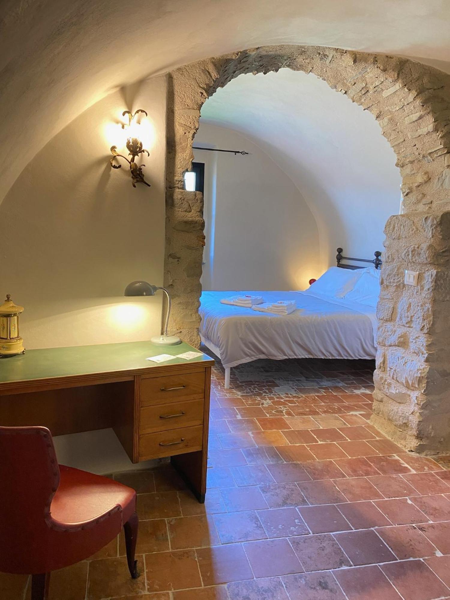 La Casa Medievale Suites E Spa Понтремоли Екстериор снимка