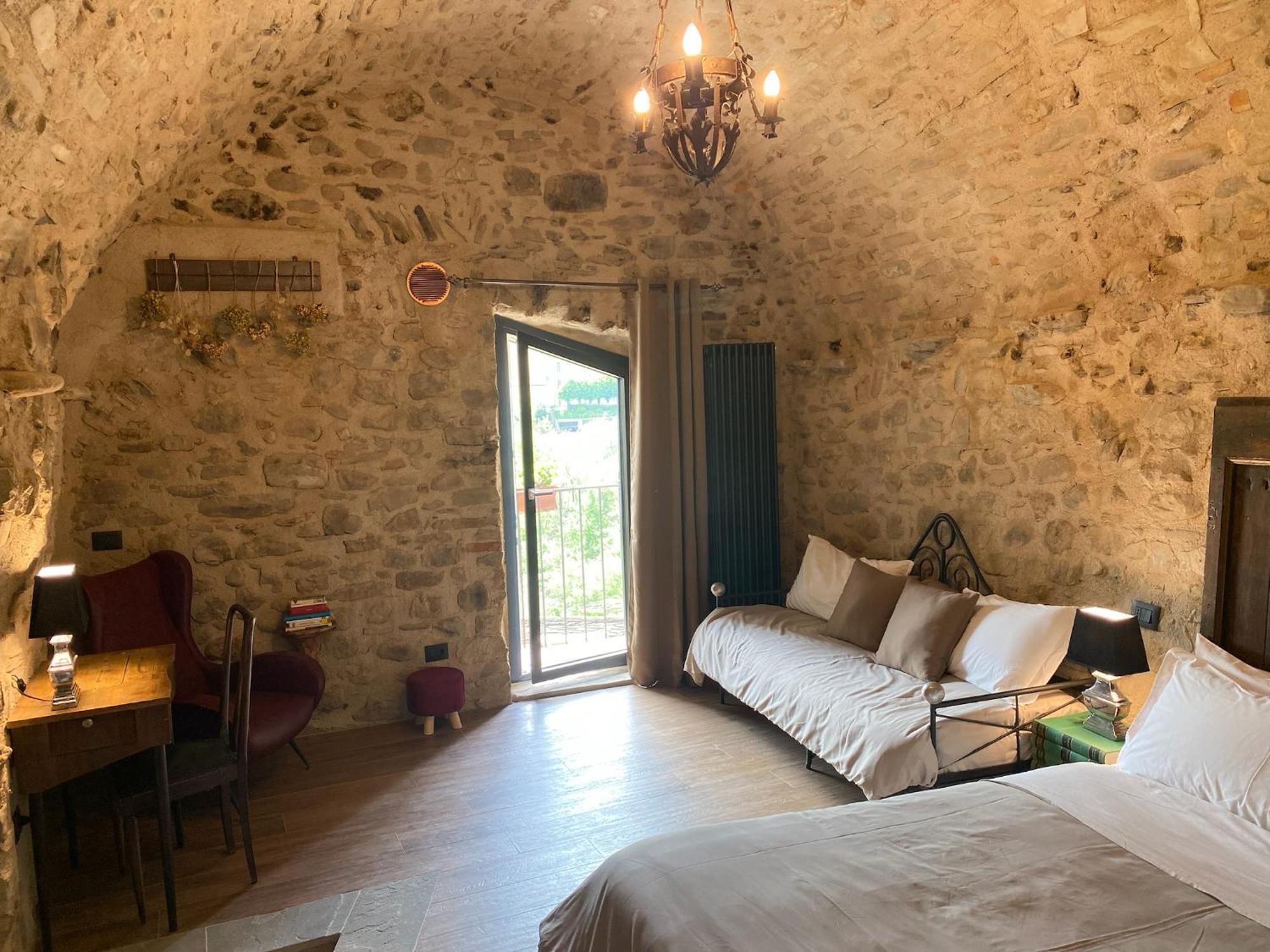 La Casa Medievale Suites E Spa Понтремоли Екстериор снимка